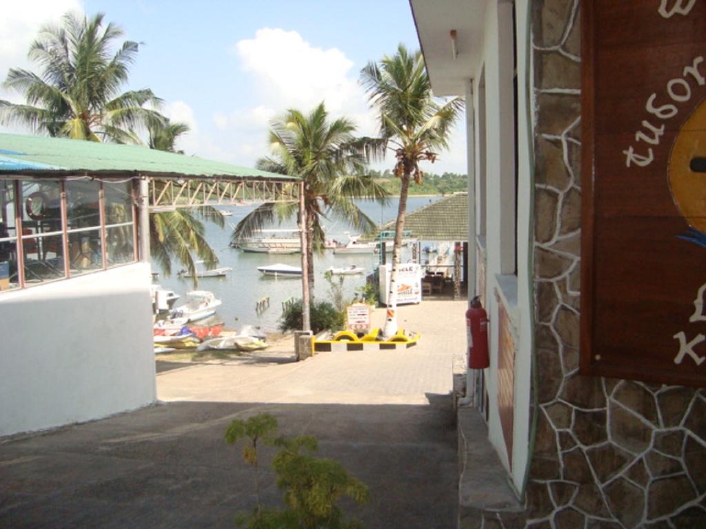Tudor Water Sports Hotel Mombasa Esterno foto