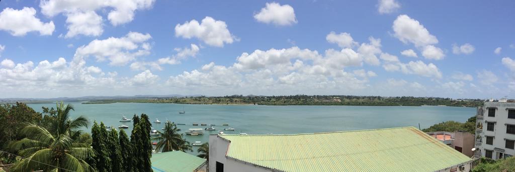 Tudor Water Sports Hotel Mombasa Esterno foto