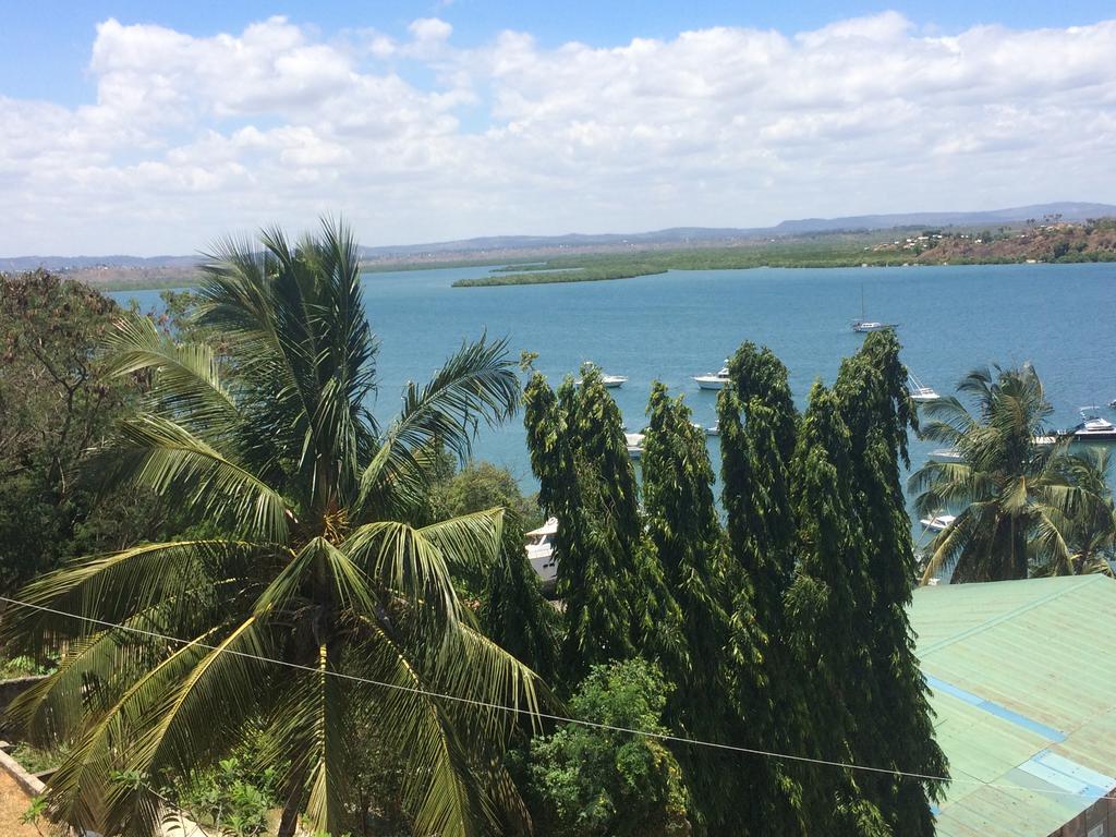 Tudor Water Sports Hotel Mombasa Esterno foto