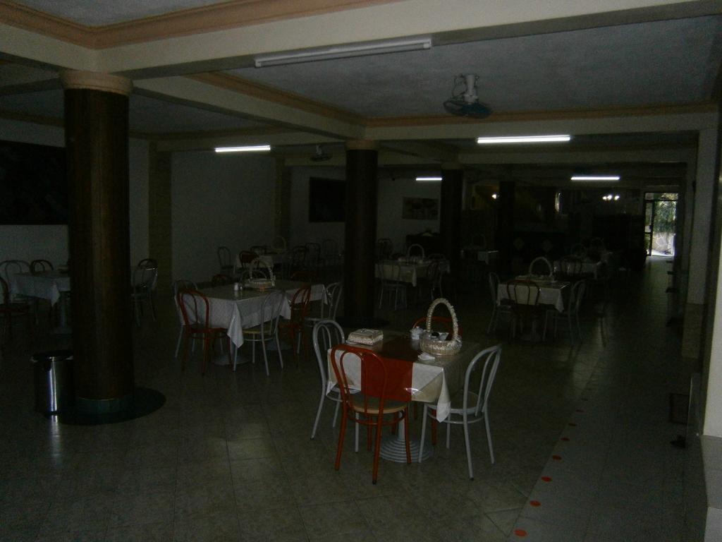 Tudor Water Sports Hotel Mombasa Esterno foto